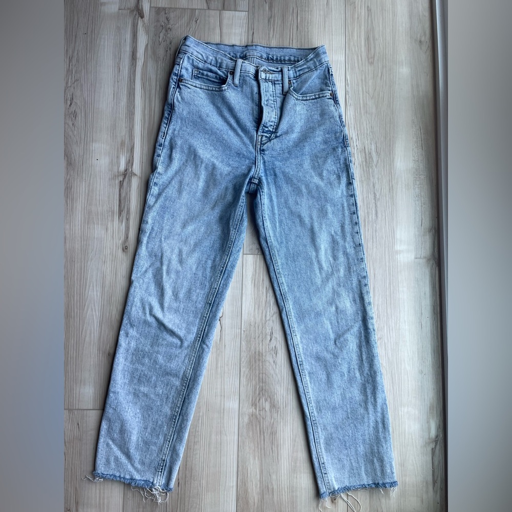 Old Navy Women's High Rise Jeans - Light Wash Denim